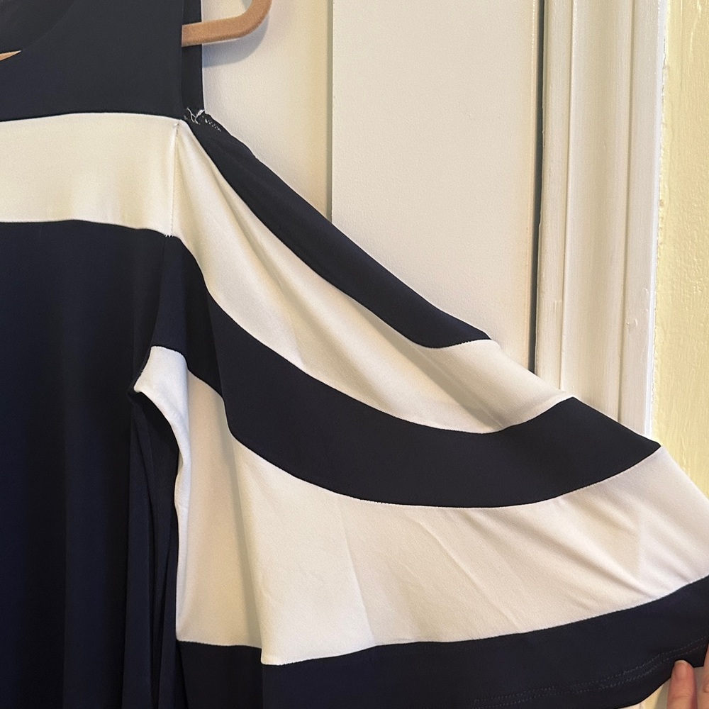 Nina Leonard Navy  and Off-White Long Bell Sleeve Dress - Picture 3 of 4
